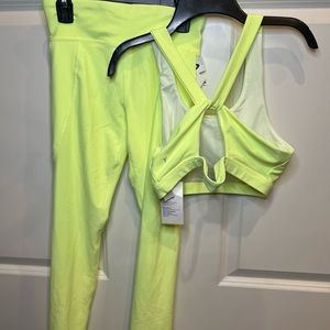 Neon Green Old Navy High Rise Elevate Legging & Sport Bra Set XL(14-16),